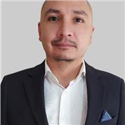 Experto en asuntos públicos, ciencias políticas y administrativas